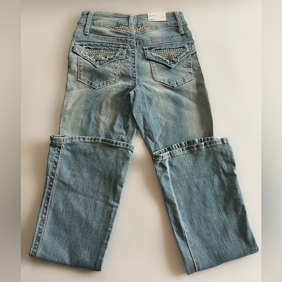 Rue21 Mid - Rise Boot Ultimate Stretch Flare Jean Size 6 - Picture 2 of 13